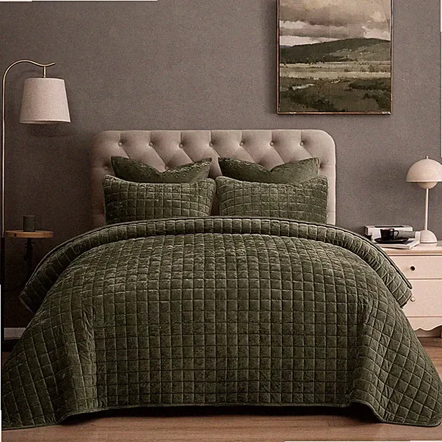 Luxurious Velvet Quilt Set Queen Size – 3PCS Super Soft Quilted Comforter
