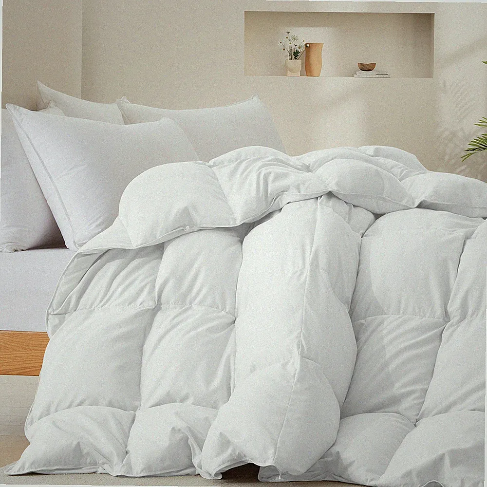 Super Soft Cozy Warm Oversized Down Comforter , King or Queen Bed Blanket Duvet